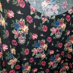 Lularoe Irma Top Black with Skulls Day of the Dead floral, size 3x, pre-owned